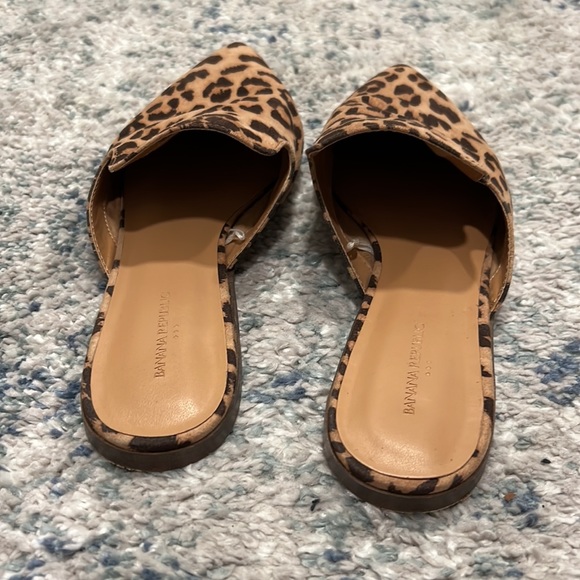 Banana republic leopard pointed slides - Picture 2 of 5